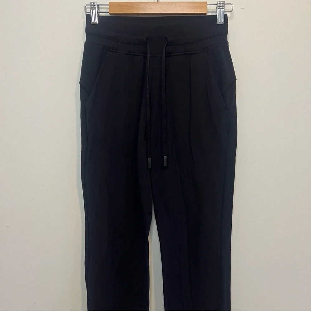 lululemon athletica Women’s Black Joggers Loungewear Yoga Gym Workout Fitness
